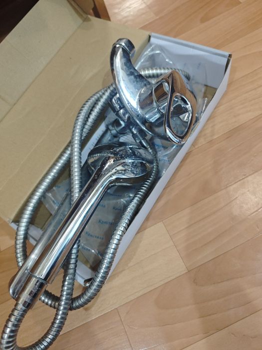 Продам Срочно Смеситель в Ванную.