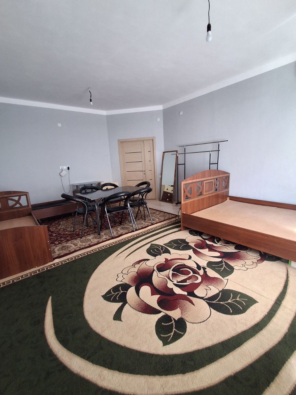 Ijaraga qizlarni qo'yaman