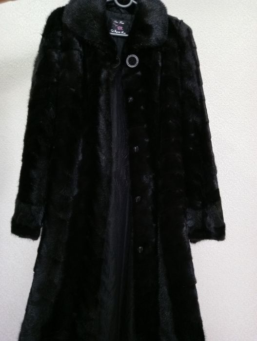 Продам норковую  шубу р-р 52-54