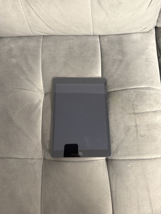Vand ipad 8 , 32g (2021) 10/10