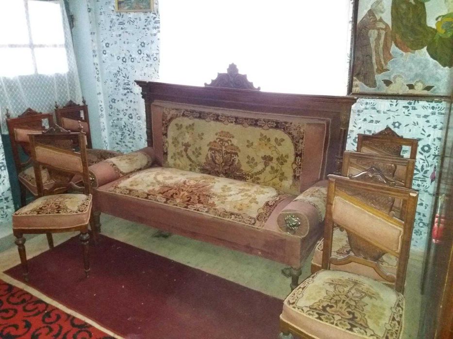 Mobilă veche (trebuie reconditionată)