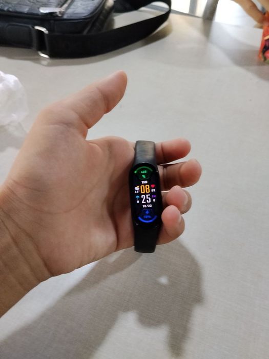 Mi band 7 xolati yaxwi ishlatilgan smart soat