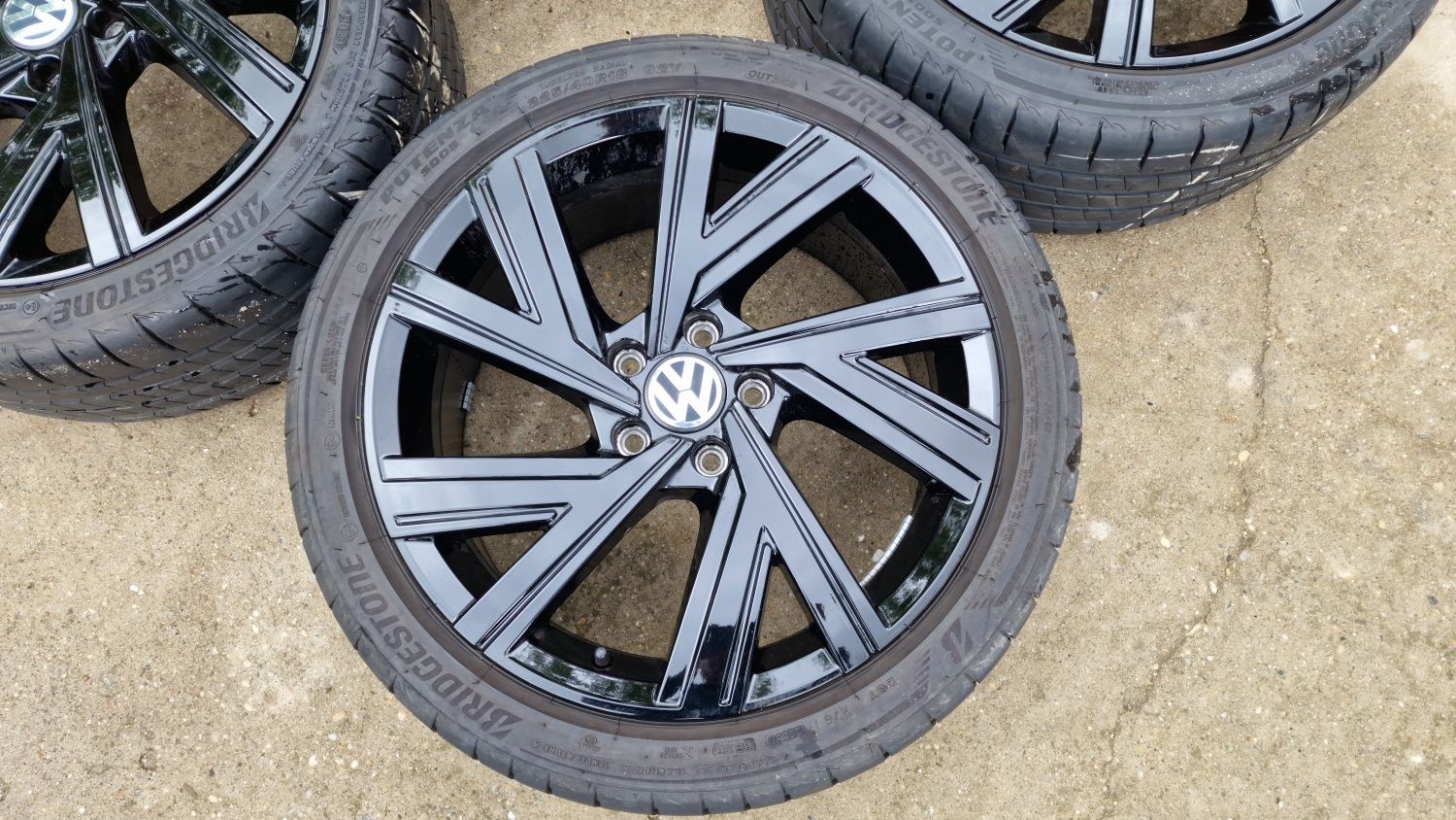 Jante Golf Mk8 GTI R 18 Black Bergamo