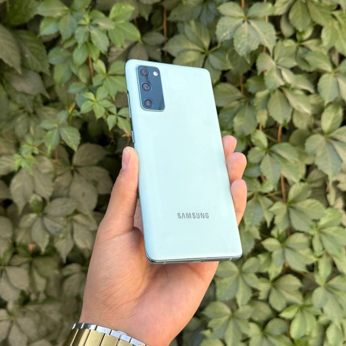 Samsung S20 fe sotiladi dastavka bor