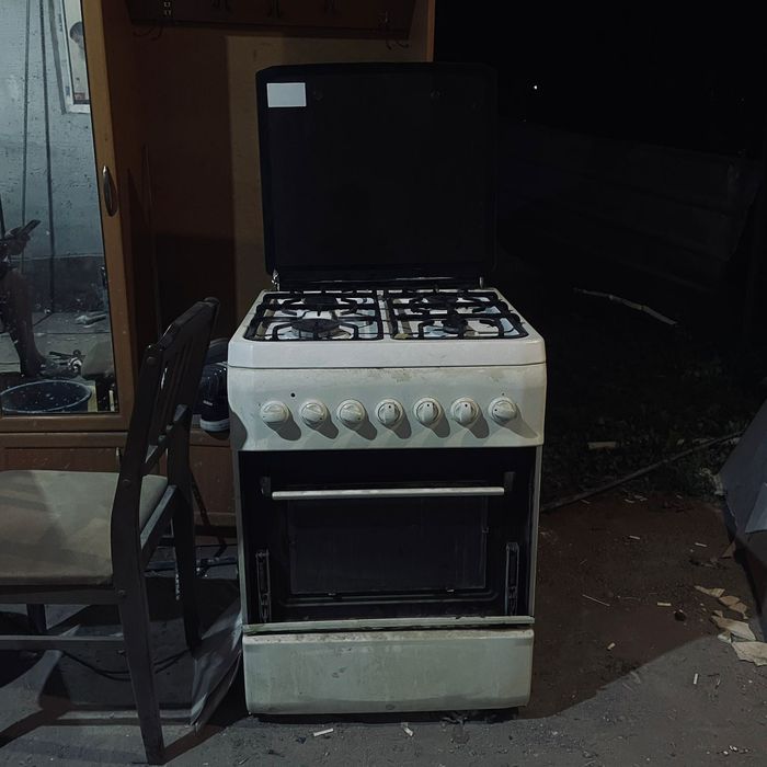 Продам газ плиту в рабочем состояние