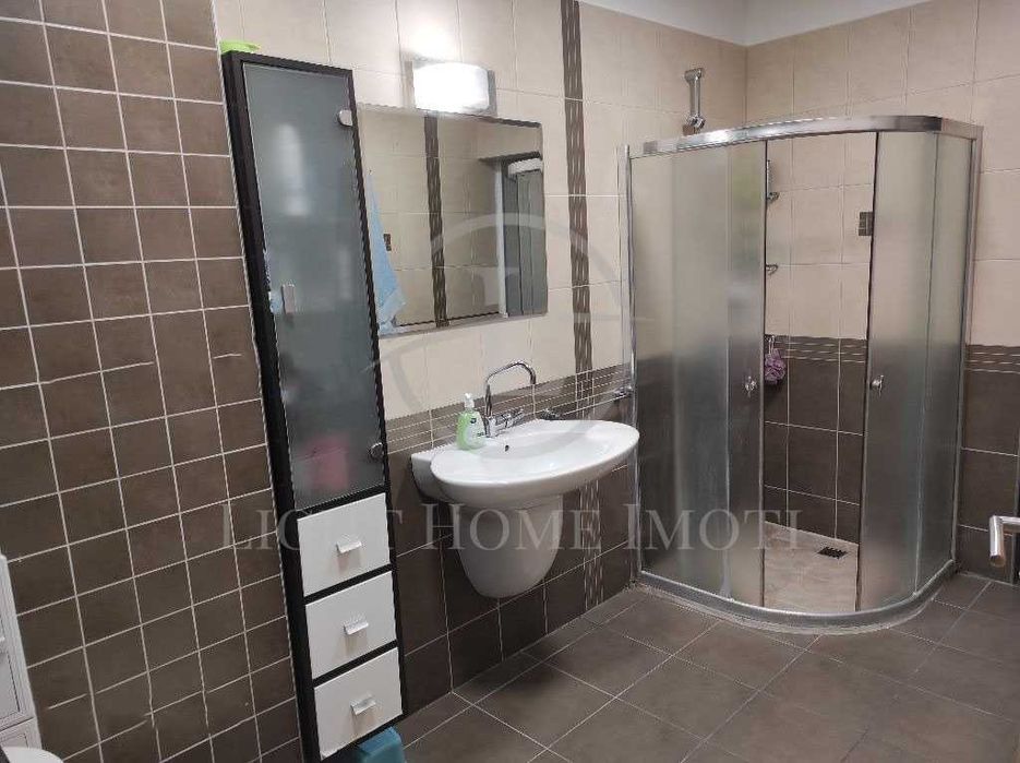 Продава се Тристаен апартамент в Пловдив, Кючук Париж - 109 кв.м за 1450 €/кв.м - Снимка #5