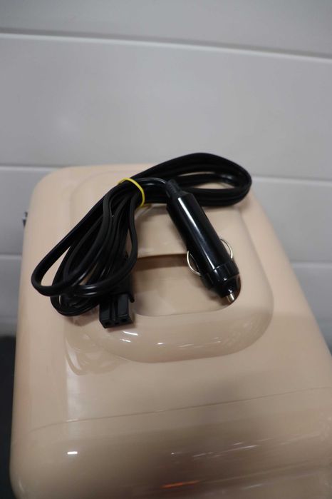 Мини хладилник Cecotec Bolero MiniCooling 4L, работа с 12V-220V