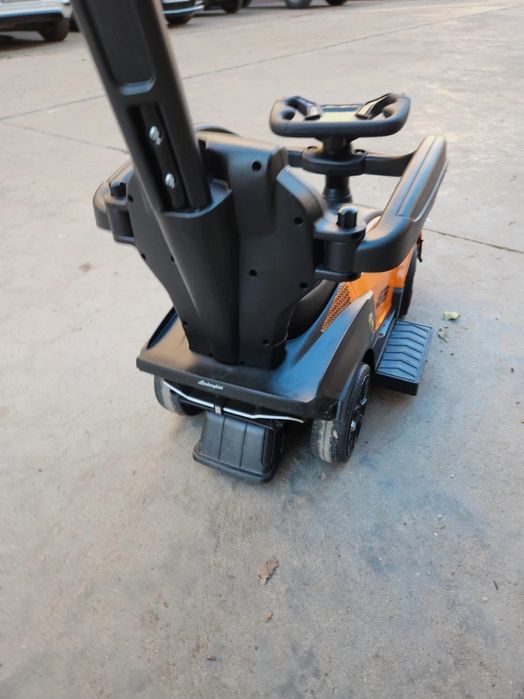 Vând Mașinuța Lamborghini bebelusi