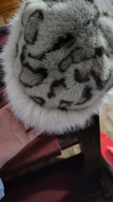 Vând Căciulă blană