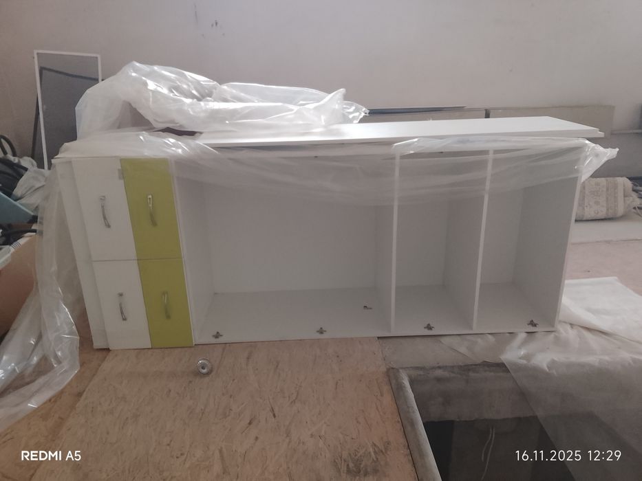 Шкаф двухстворчатый