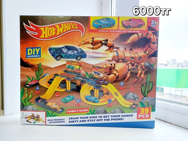 Комплект Писта Hot Wheel 39 части с 2 колички