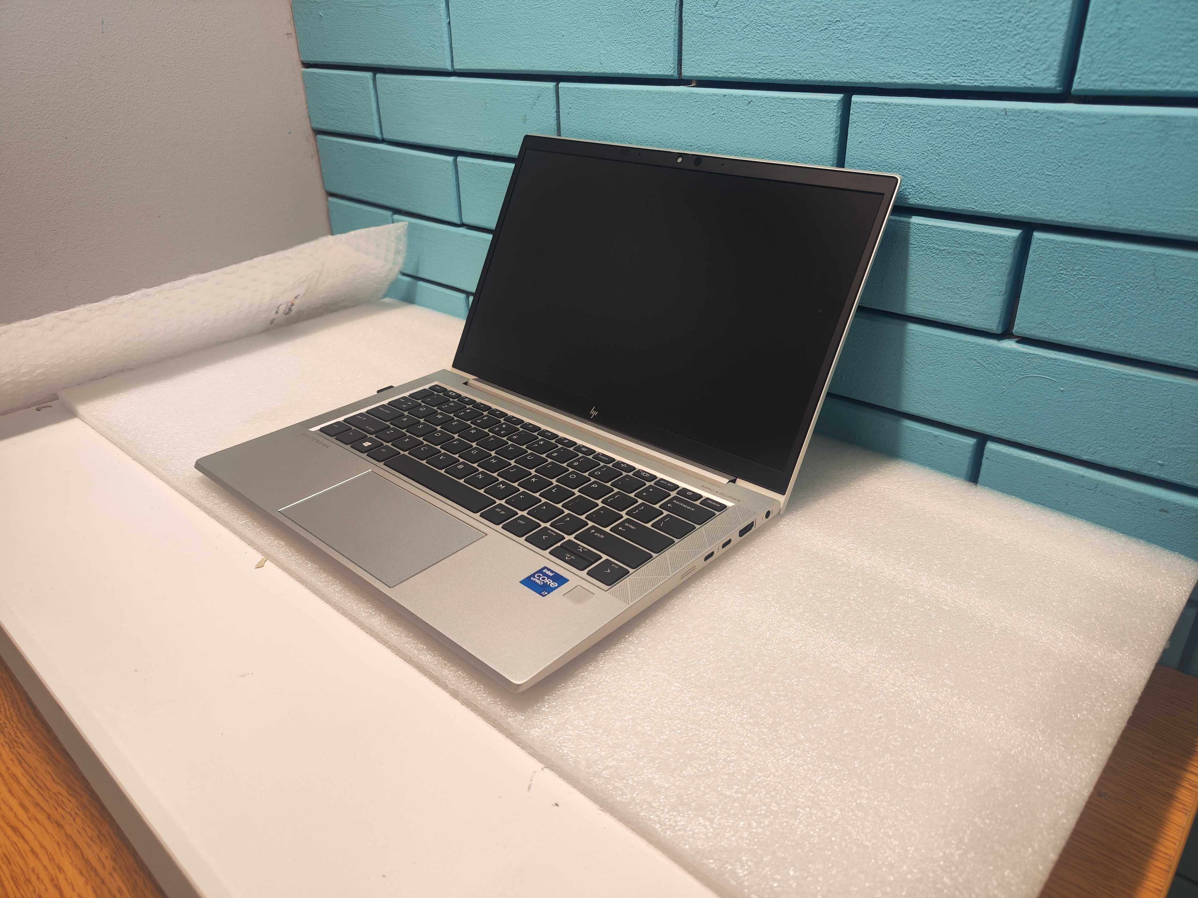 HP EliteBook 830 G8 – i7-1185G7 vPro, 16GB RAM, 512GB SSD, 13.3" FHD