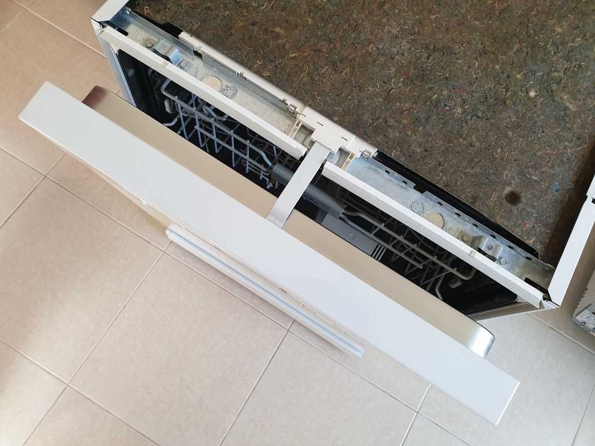 Miele Auto Open QuickPower Wash Съдомиялна - Частично Вграждане