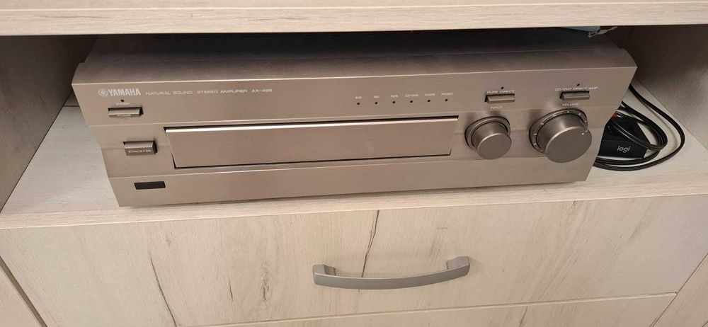 Ямаха усилвател и тонколони
