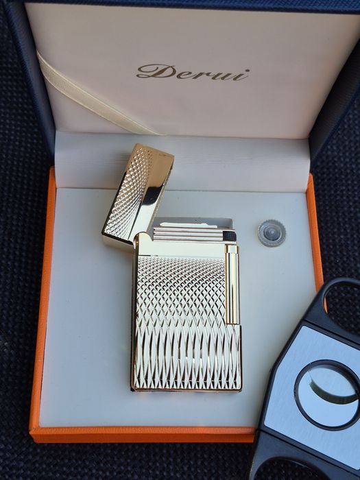 Луксозна газова запалка Derui с подарък резачка за пури,четири цвята