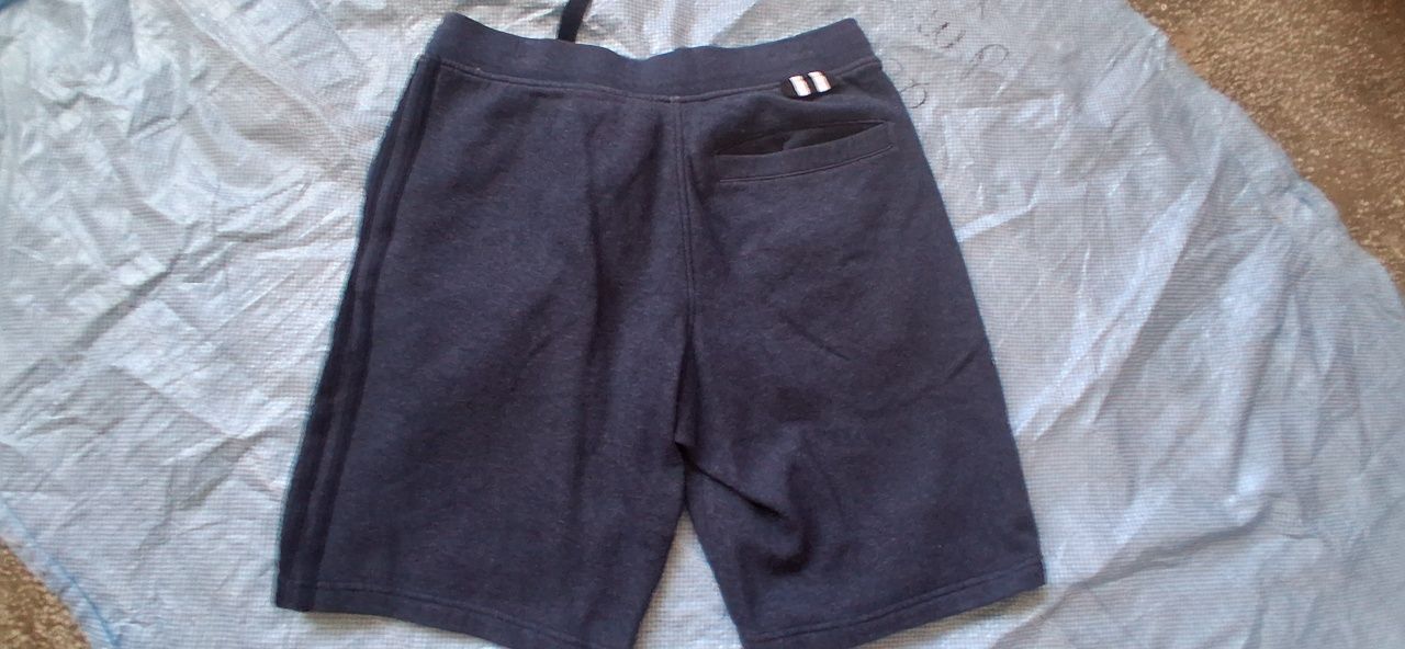 Pantaloni scurți din bumbac adidas mărimea M