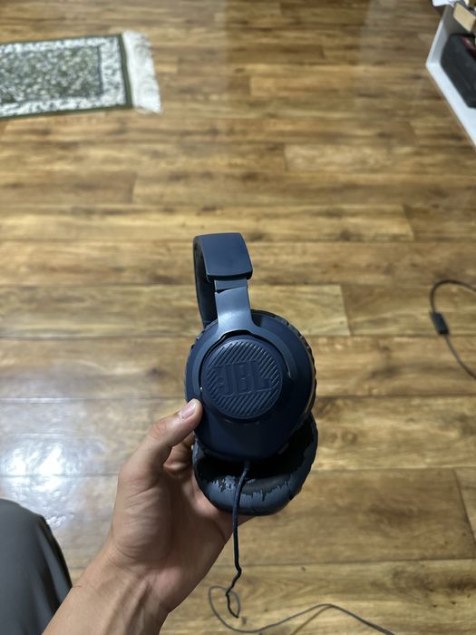 Наушники JBL QUANTUM 100 в хорошом состояний