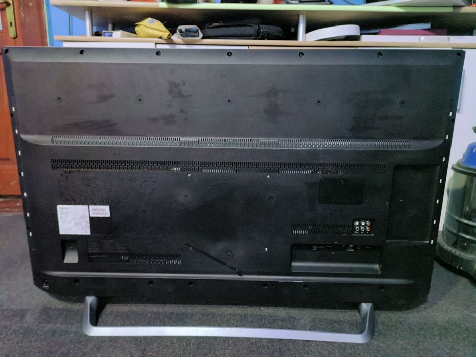 Smart TV LED 4K ultrasubţire
cu Ambilight pe 2 laturi
126 cm (50")
Tel