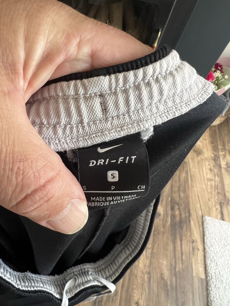 Nike Dry Academy size S