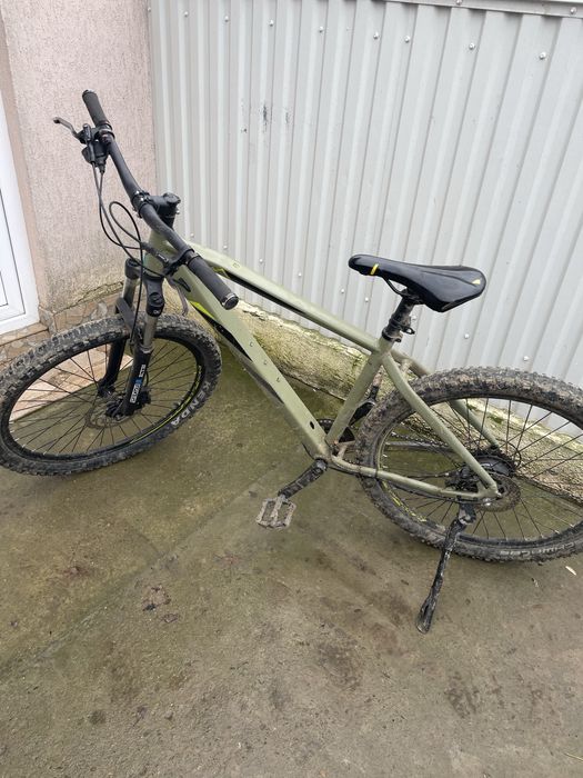 Vând bicicleta citeste descrierea