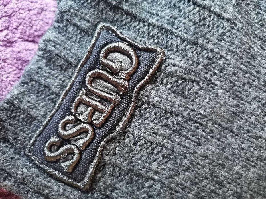 Мъжки зимен аксесоар  шапка и шал на марката Guess