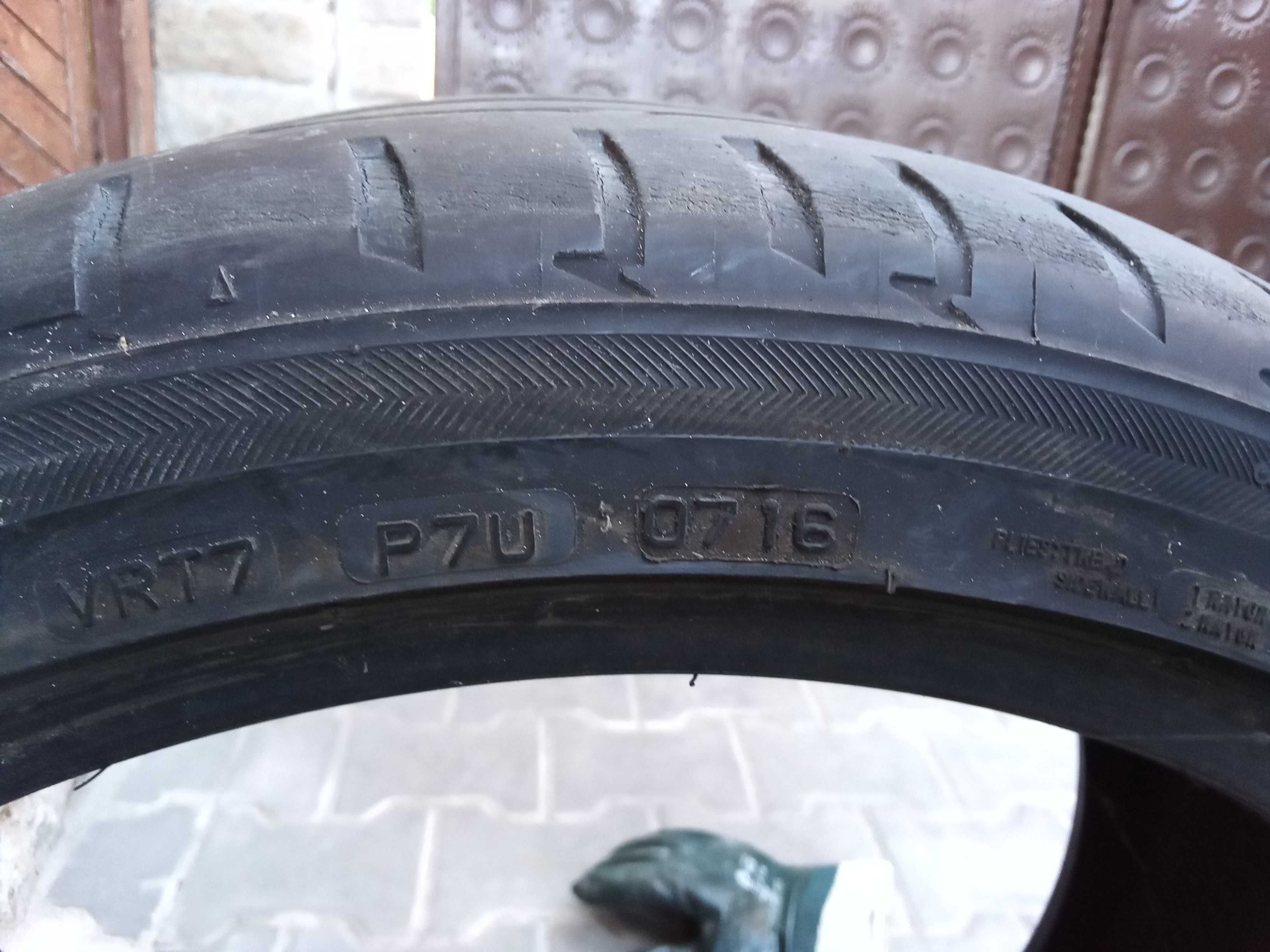 245 40 18 ,  и  225 40 18     гуми