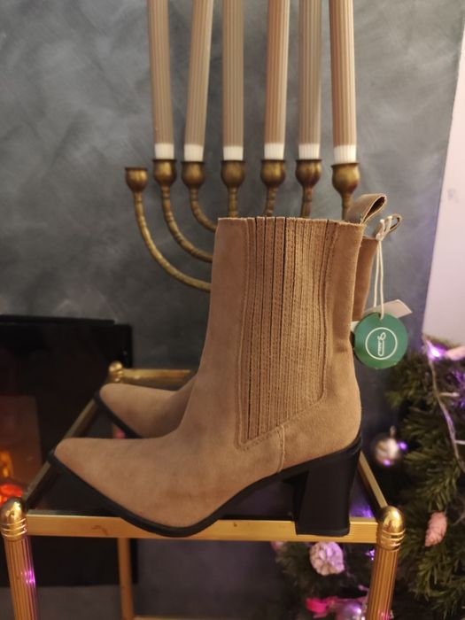 Cizme noi / ciocate / ghete din piele naturala crem nr 38