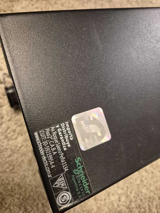 UPS APC 750 Smart LCD