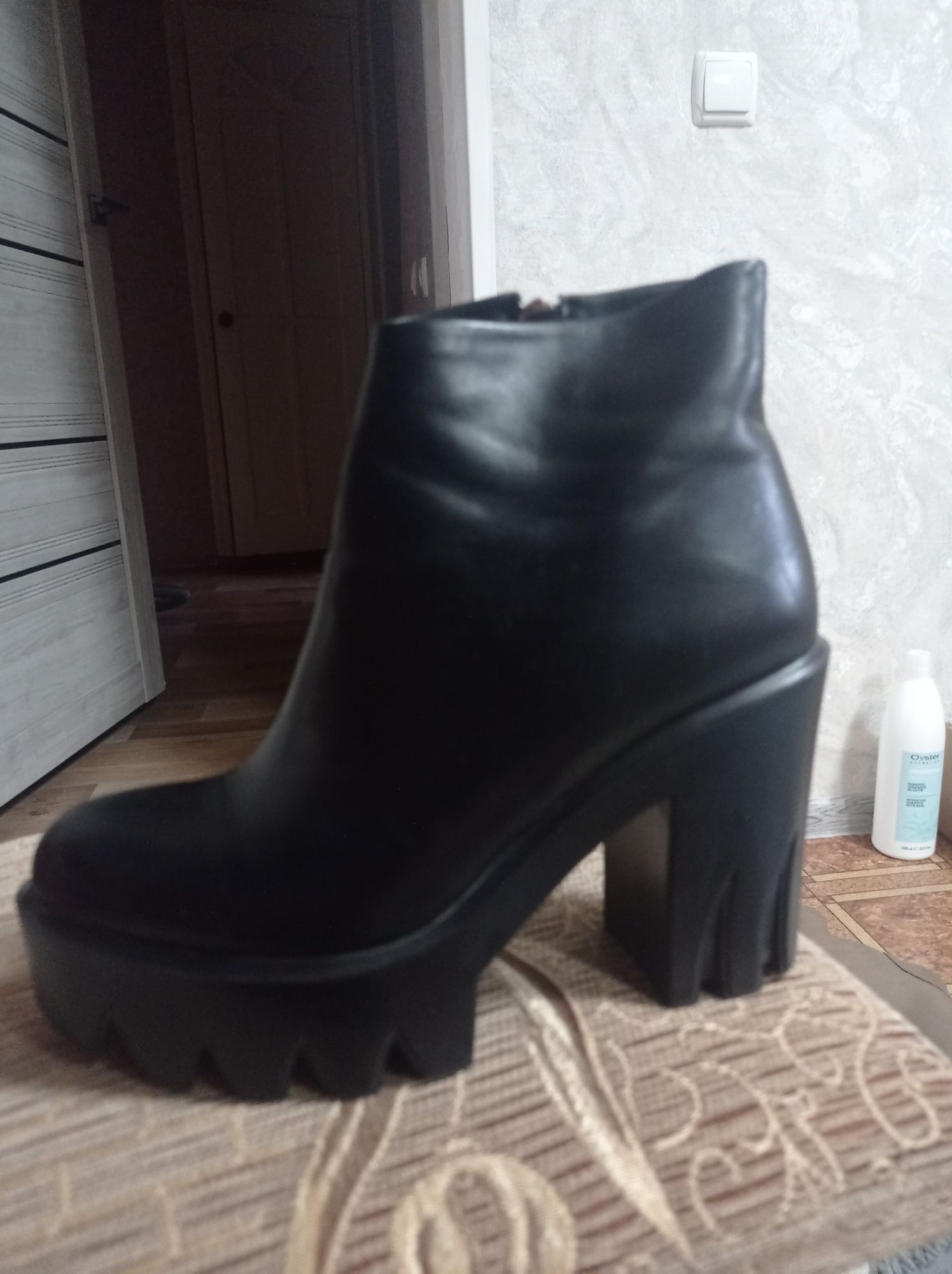 Продам полуботинки
