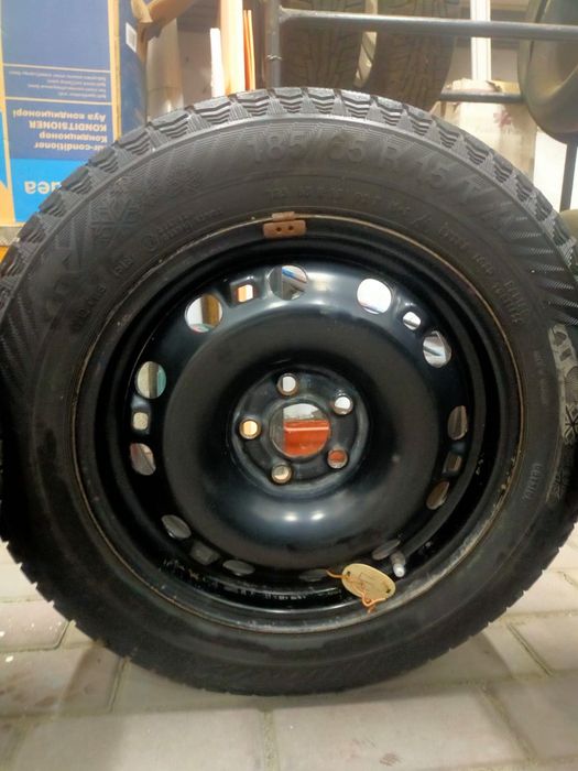 Зимние шины без шипов R15 с дисками от Поло