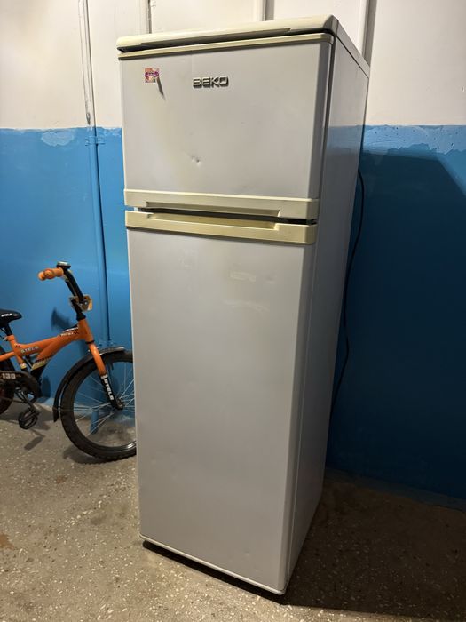Холодильник рабочий (Индезит)