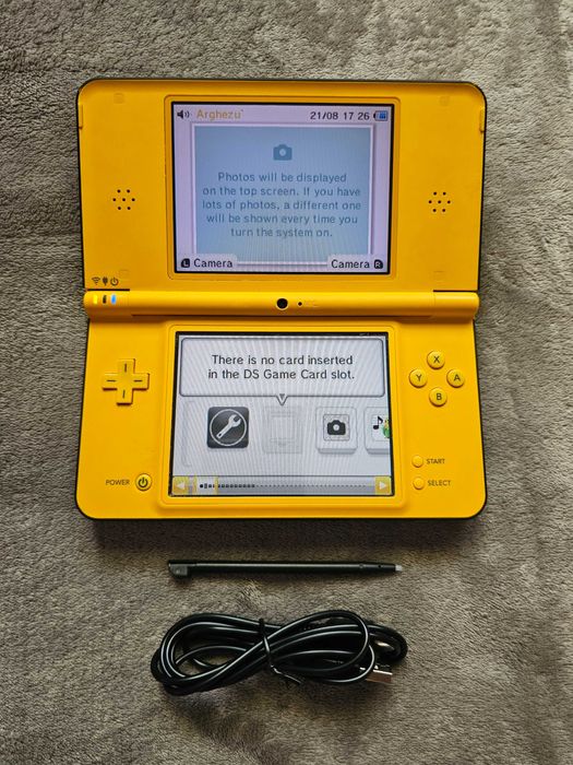 Joc nintendo dsi xl galben