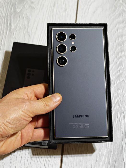 Samsung S24 Ultra 256 gb Ram 12 5G