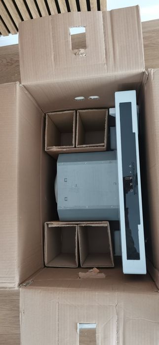 Vând hotă ornamentală noua