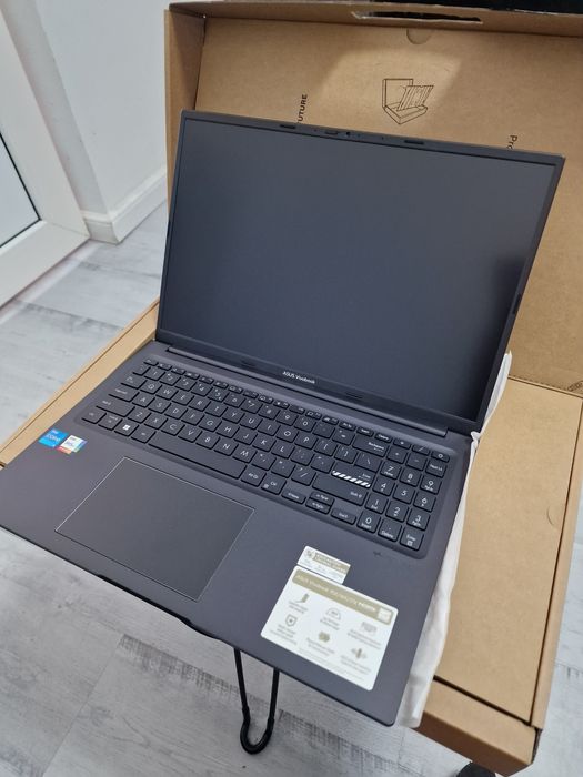 Vand laptop Asus vivobook