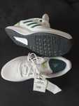 Adidas nou cu eticheta