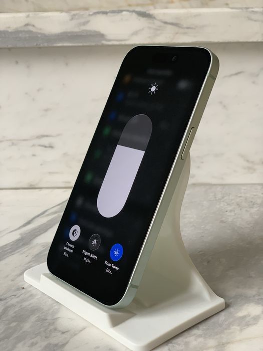 IPhone 15  256GB Green - Като Нов