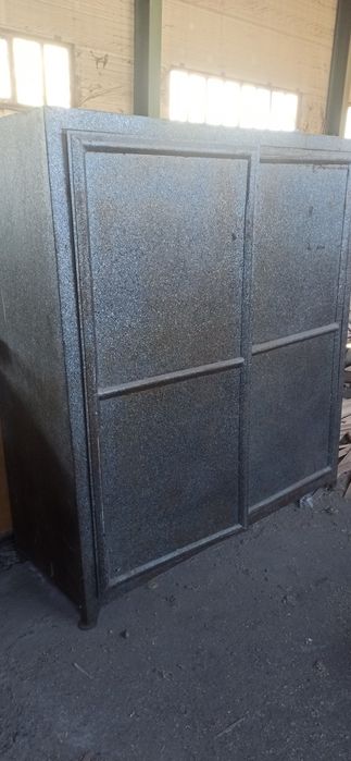 Металлический шкаф
