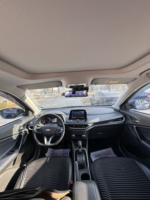 Tracker2 qora rang sotiladi