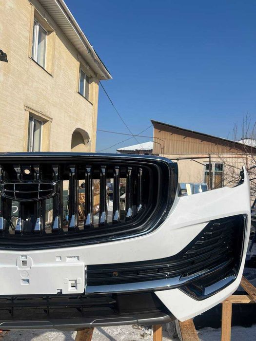 Передний бампер оригинал Монжаро