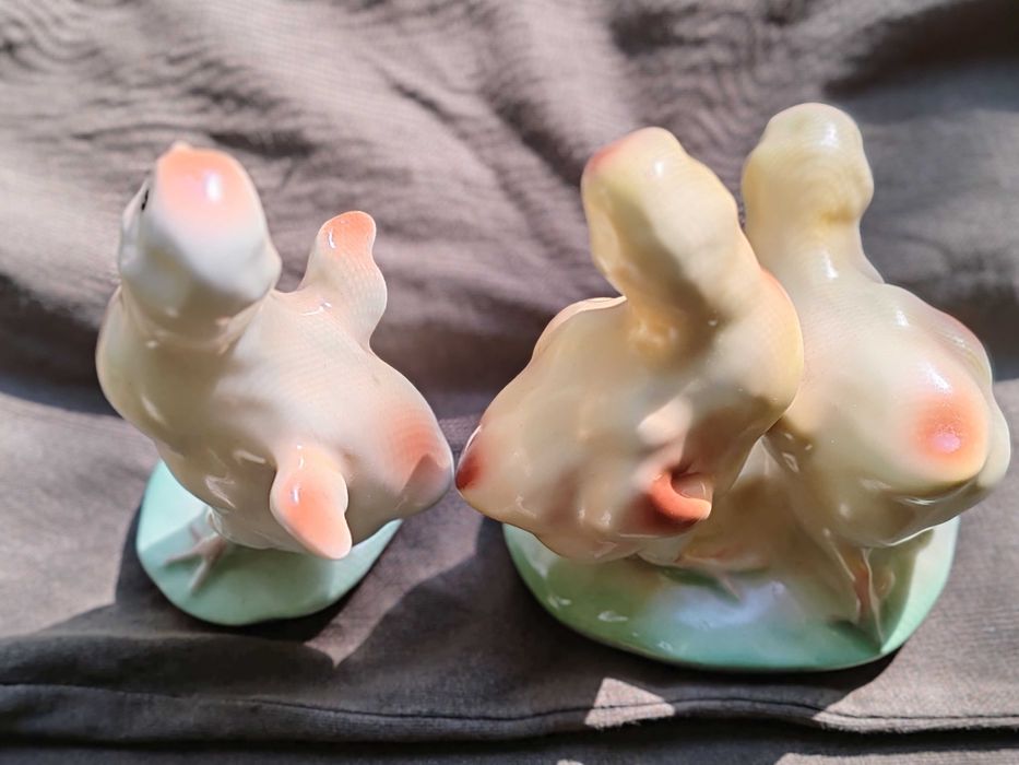 Pui de găină din porțelan