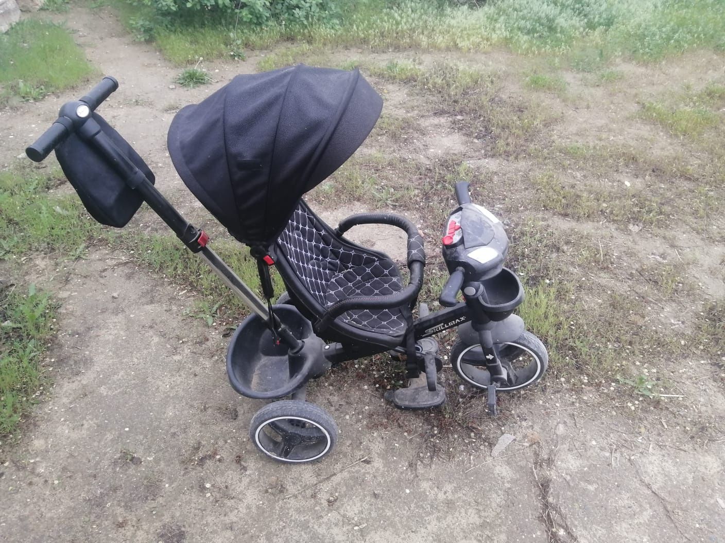 Продаеться детская коляска срочно