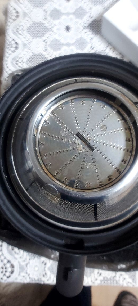 Продавам почти не ползвана сокоизтисквачка  Philips