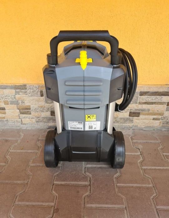 Karcher HD5/12C PLUS,Profesional!!!
Noua in cutie ambalata
PROFESIONAL