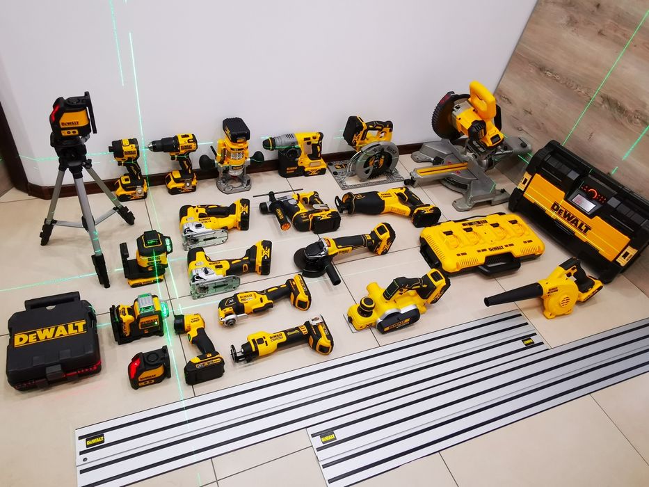 Dewalt  10.8v / 14.4v/ 18v /220v