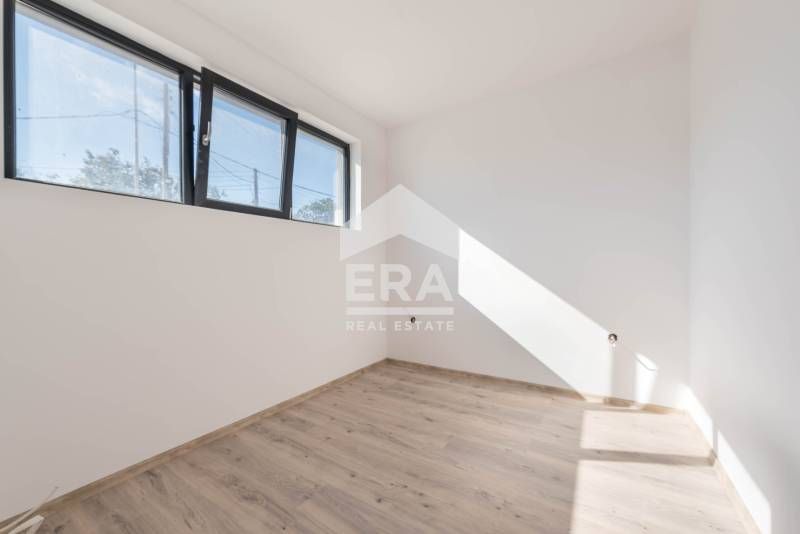 Продава се Офис в Варна, Виница - 35 кв.м за 1972 €/кв.м - Снимка #1