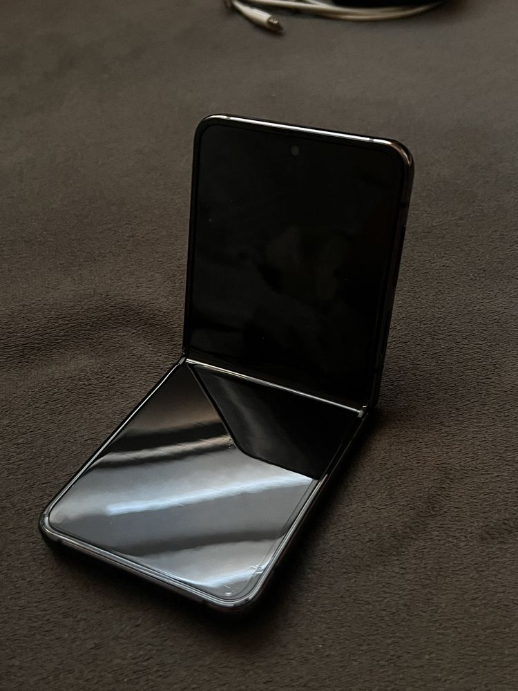 Samsung Galaxy Z Flip4