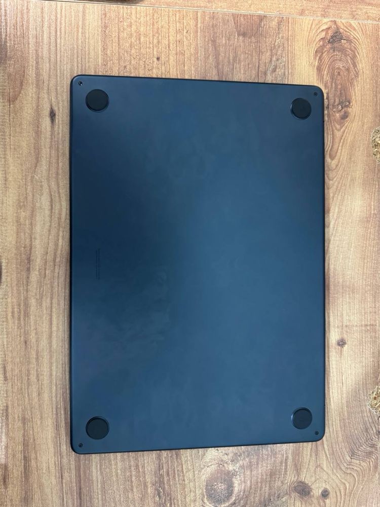 MacBook Air M2 sotiladi