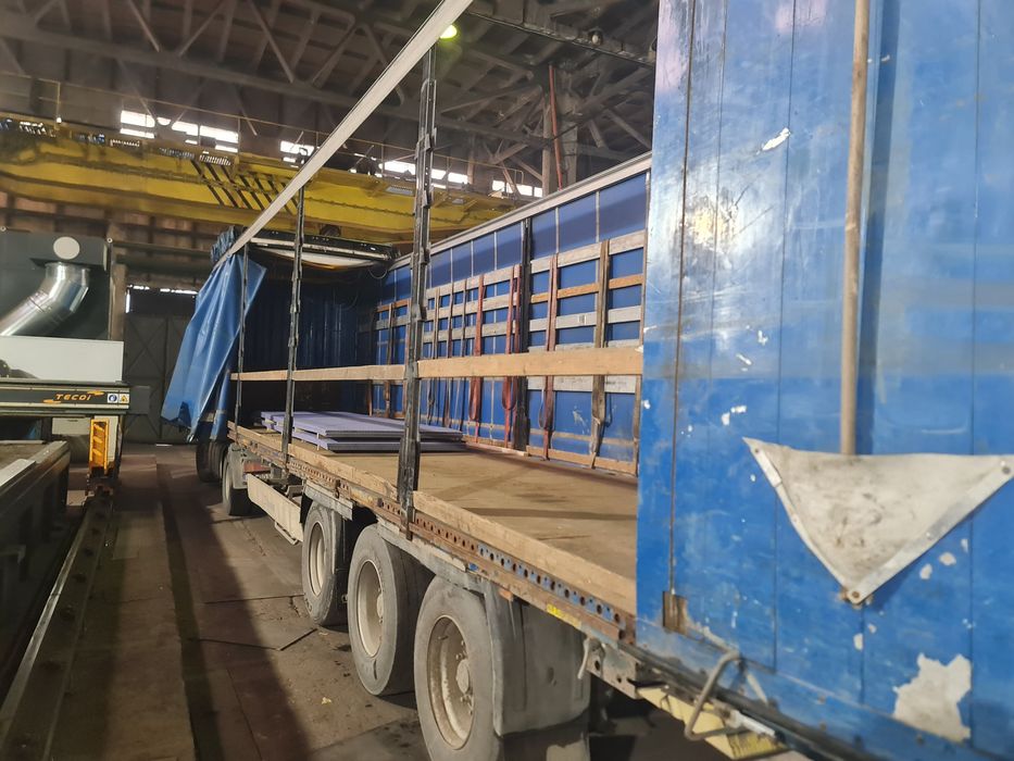 Vând semiremorca krone