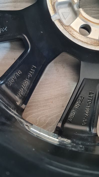 1 buc 18 Ford Puma 17 L1TC-1007-AA